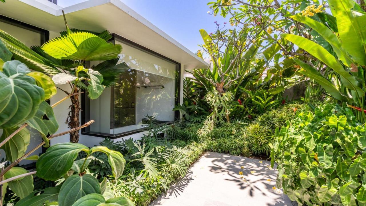 Kejora 12 Beachfront 3 Bedroom Luxe Villa Sanur  Exterior photo